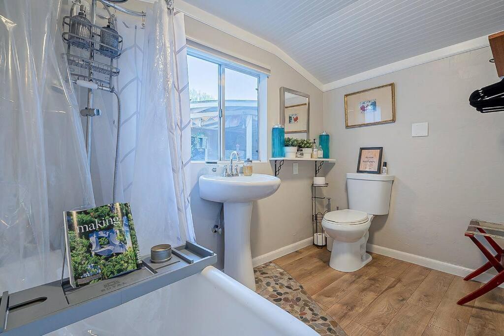 Cute Peaceful Tiny House Getaway W Backyard - Low Summer Rates! Tucson Buitenkant foto